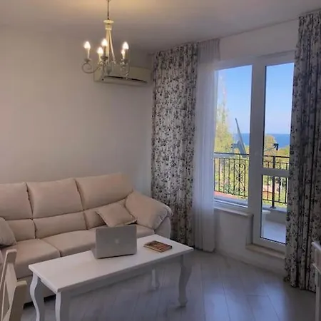 Charming 2-room Апартамент *